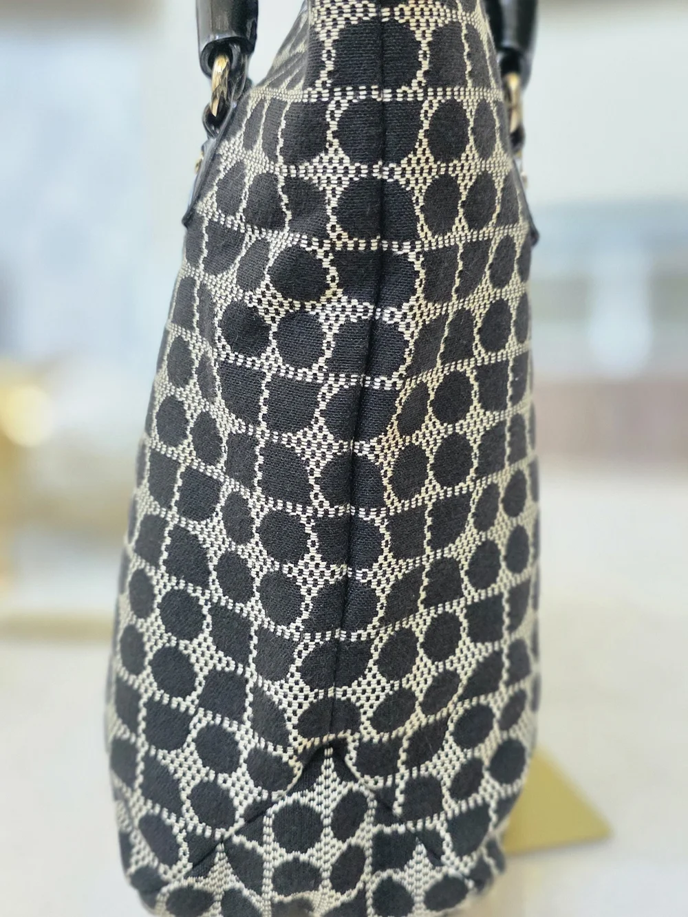 Kate Spade New York Pop Art Dot Small Karen Tote in Black and Cream